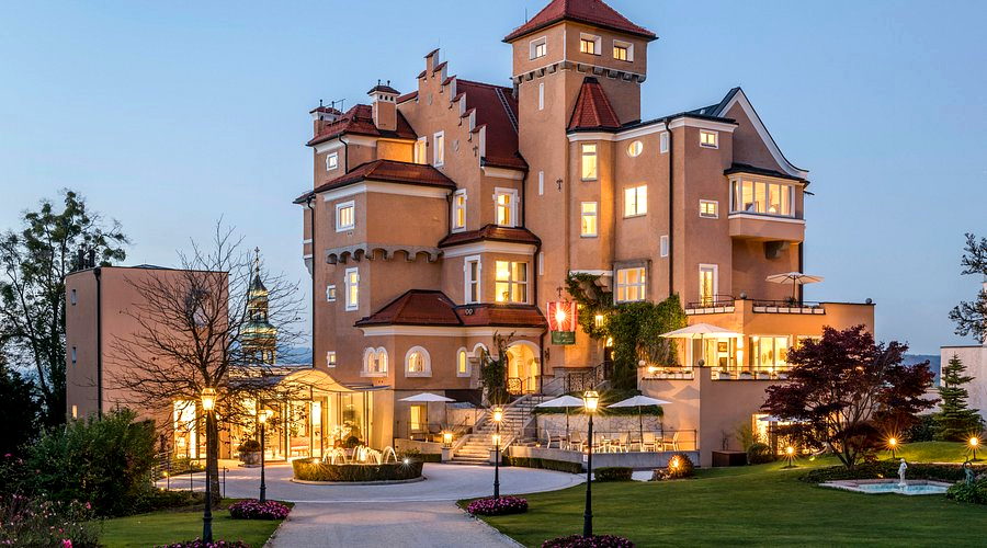 Hotel Schloss Mönchstein